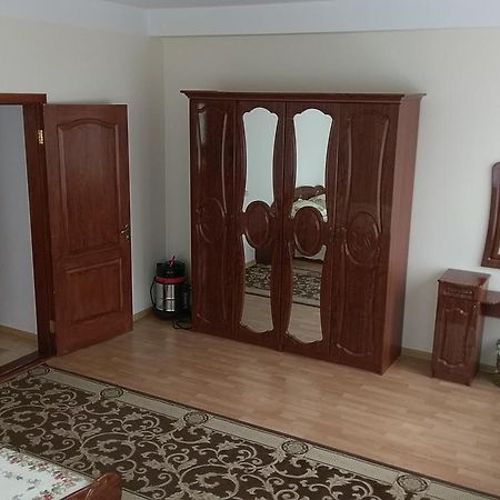 Sviatoshyn Aparthotel Kiev Extérieur photo